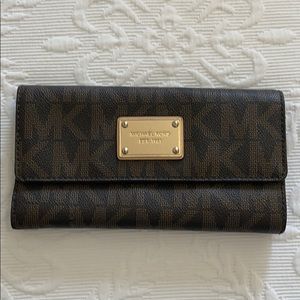 MK Checkbook Wallet